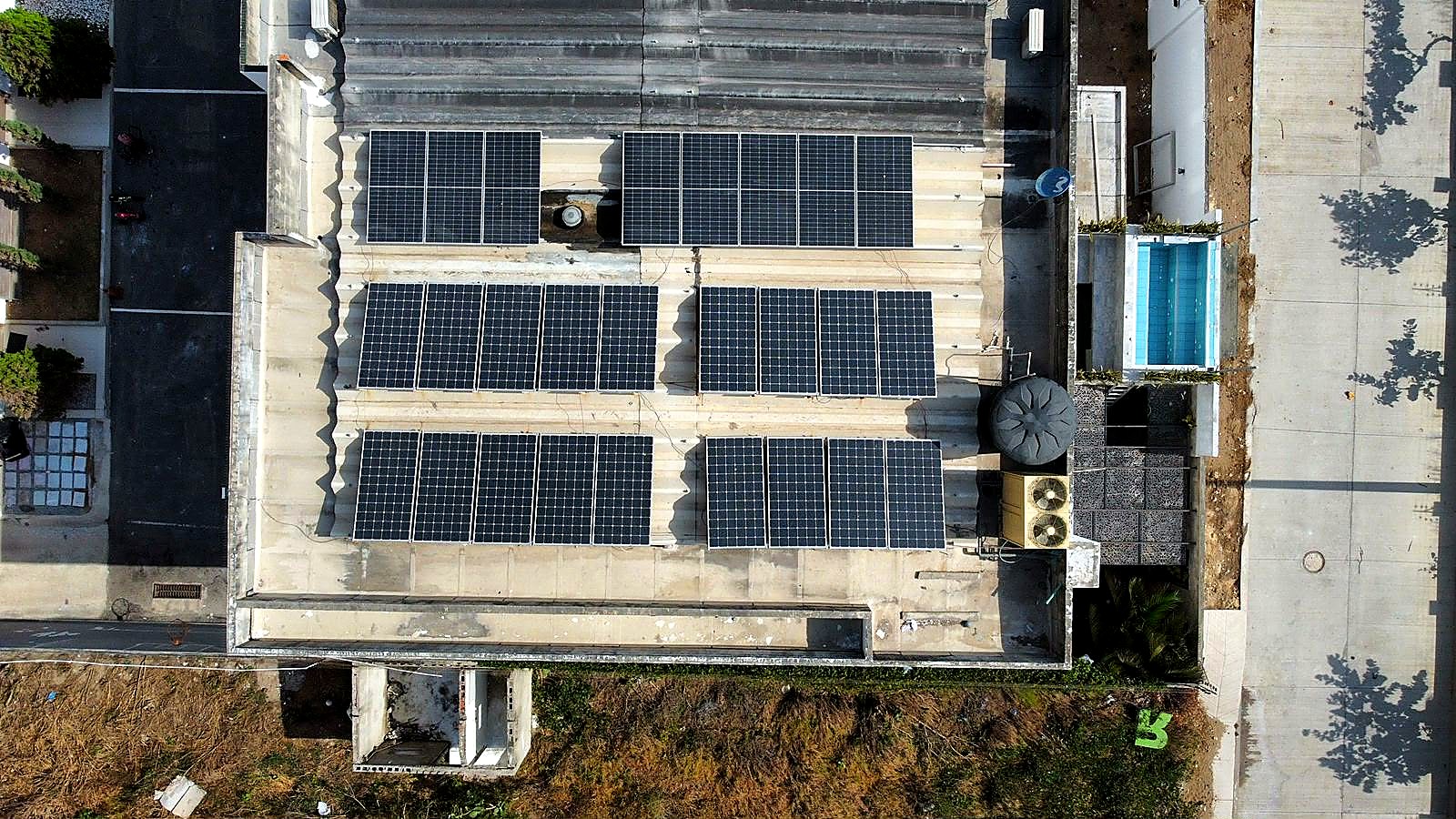 Bodega Industrial — Vía 40 — instalación de paneles solares en Barranquilla, Atlántico
