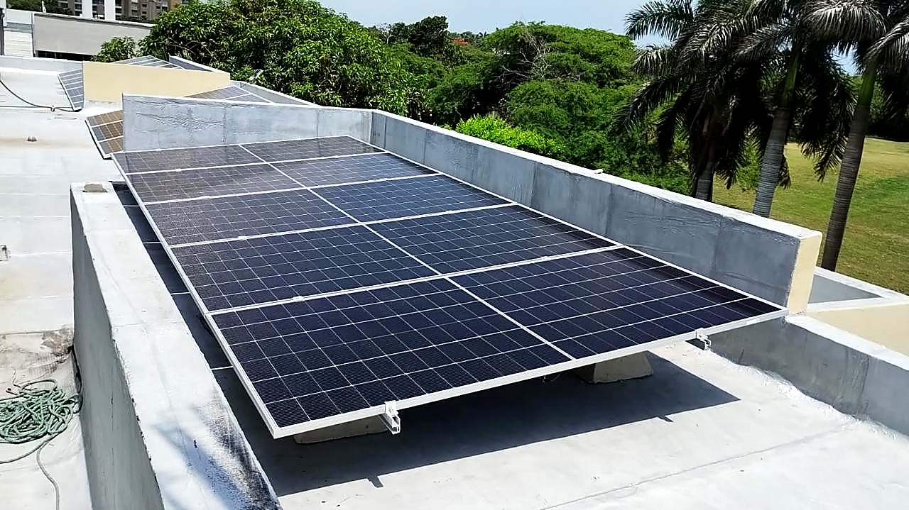 Conjunto Residencial Riomar — instalación de paneles solares en Barranquilla, Atlántico